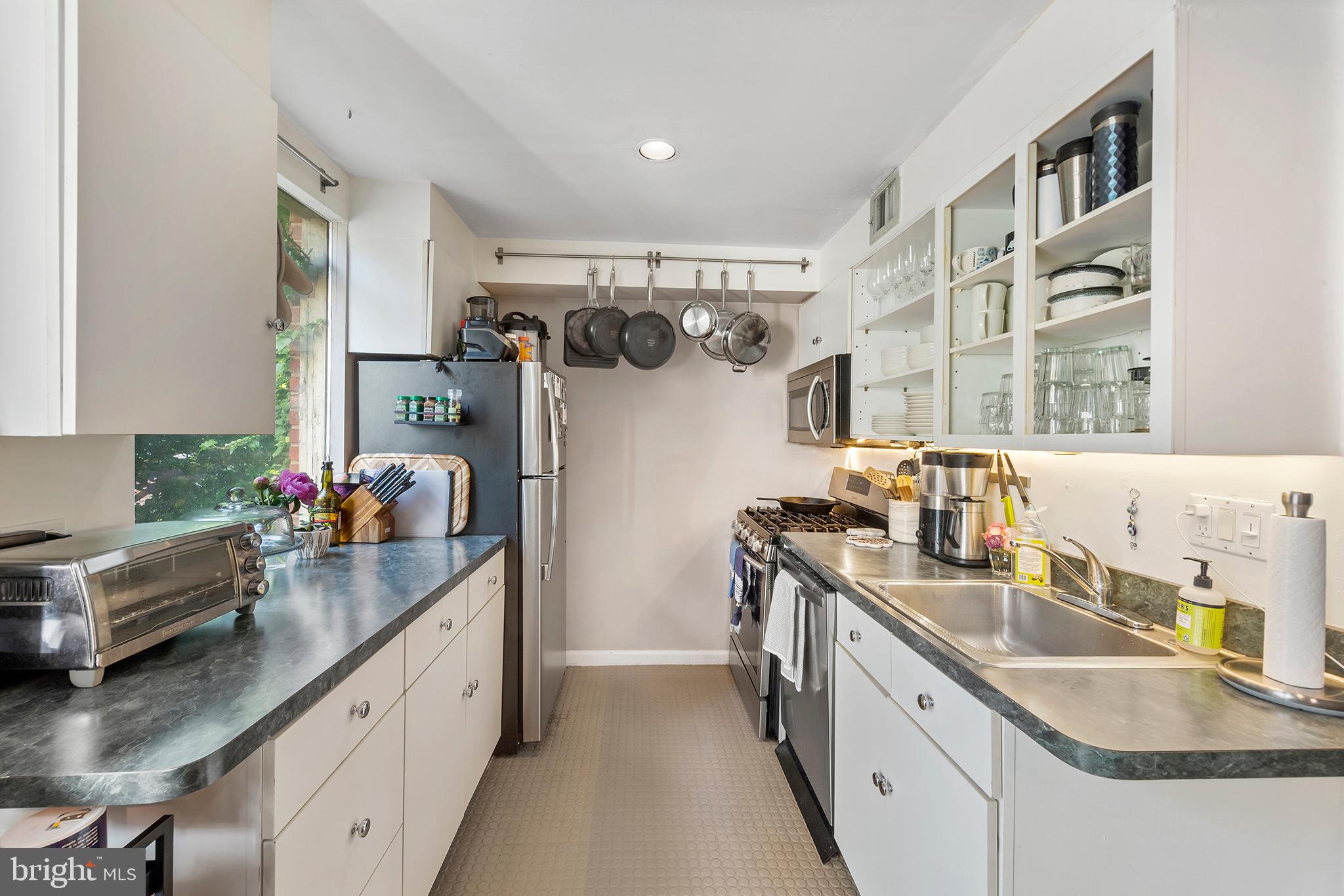 2204 Manning Street Philadelphia, PA 19103 - Photo 12 of 21