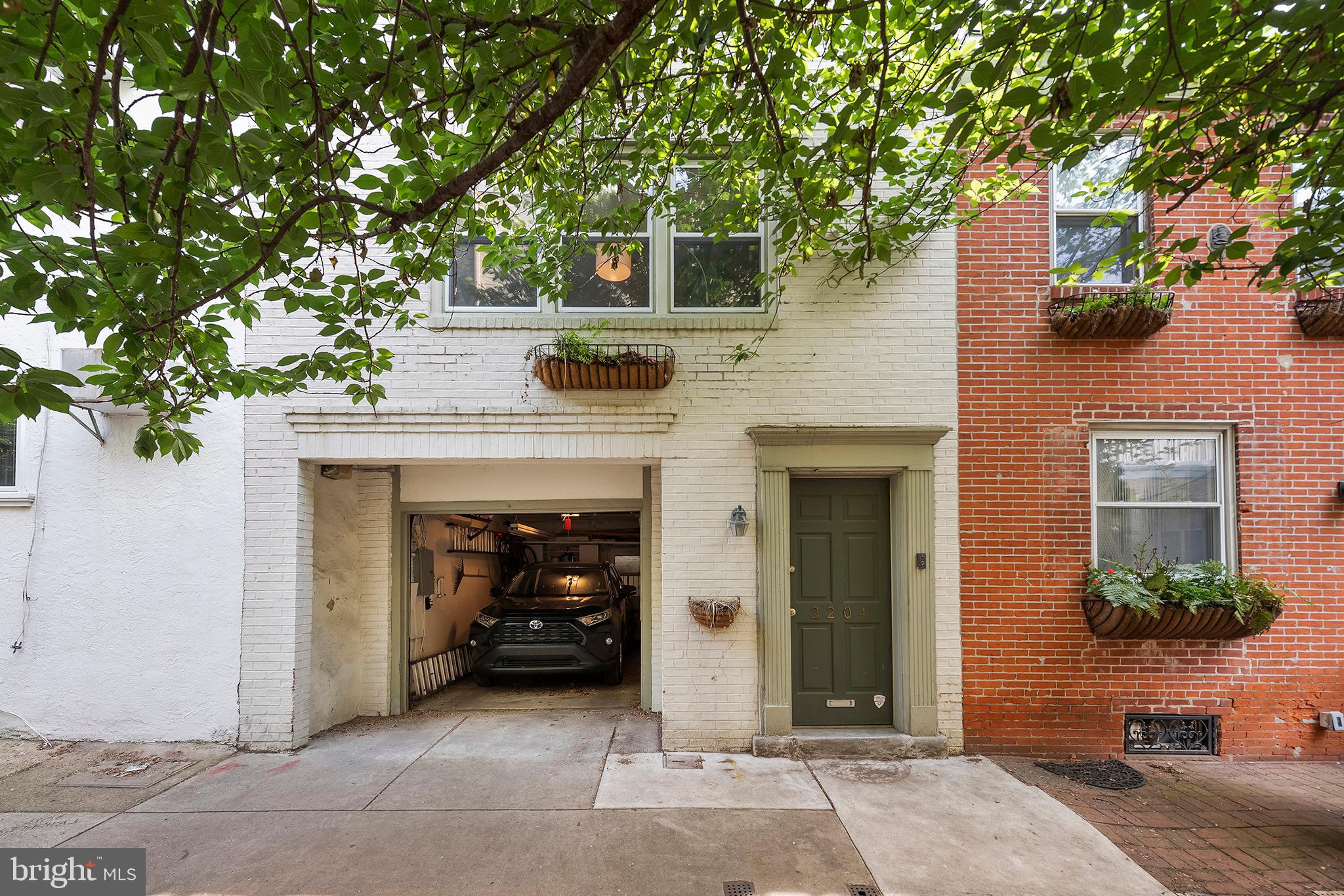 2204 Manning Street Philadelphia, PA 19103 - Photo 4 of 21