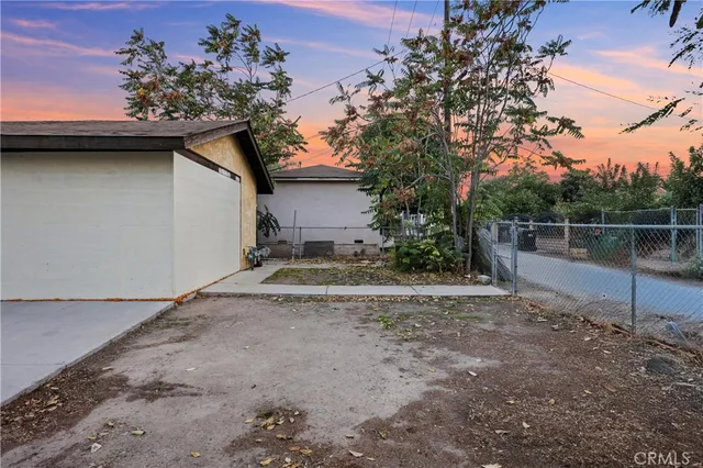 $899,000 | 402 South Howard Street, Unit A & #B, Corona, CA 92879