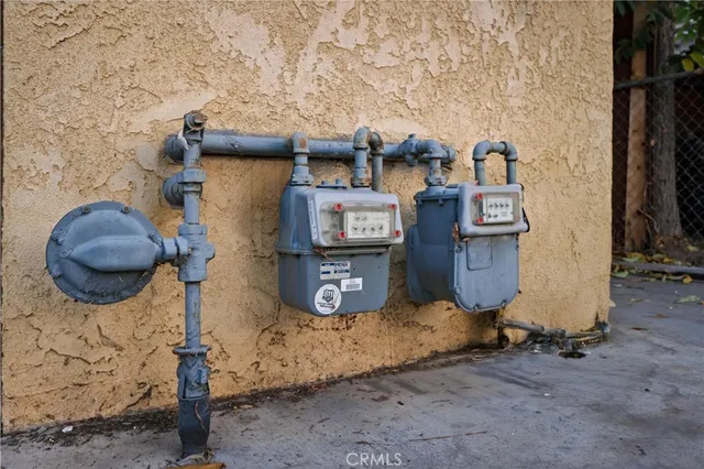 $899,000 | 402 South Howard Street, Unit A & #B, Corona, CA 92879