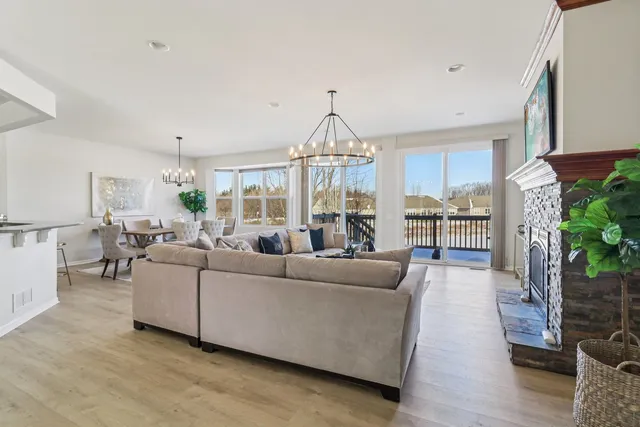 $625,000 | 3806 Ogden Lane, Mundelein, IL 60060