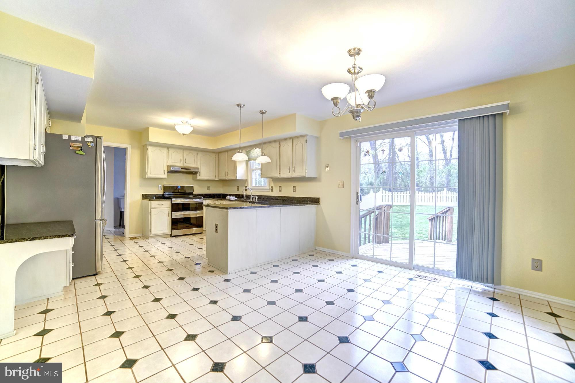 Eat In Kitchen with Breakfast Bar