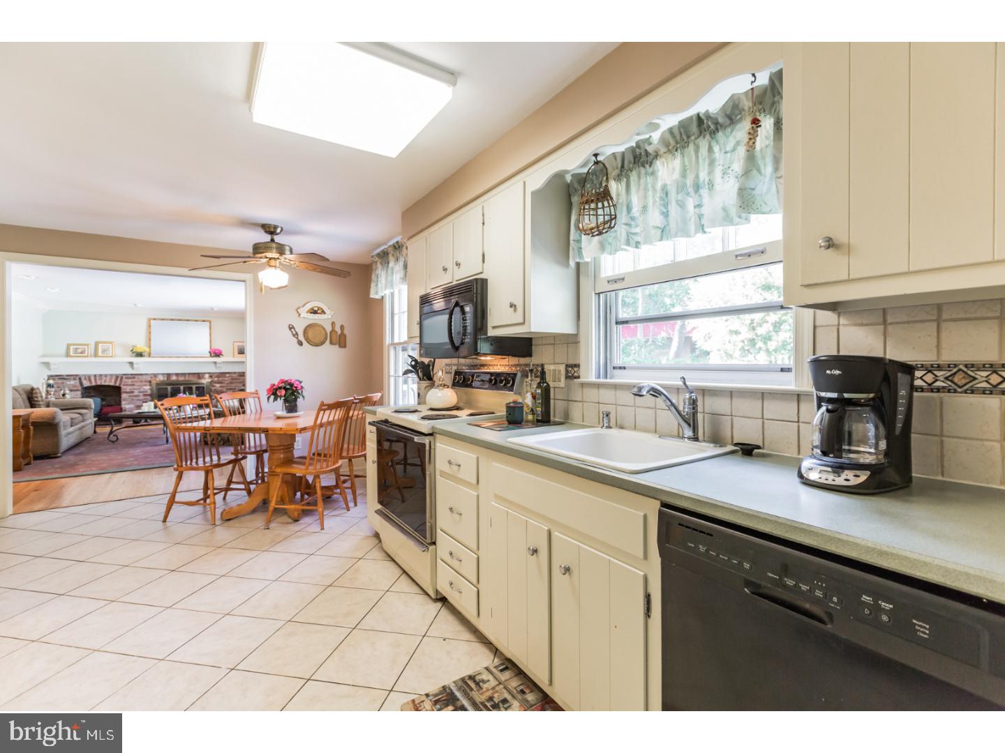 14 Tendring Road Cherry Hill, NJ 08003 - Photo 10 of 24 Kitchen