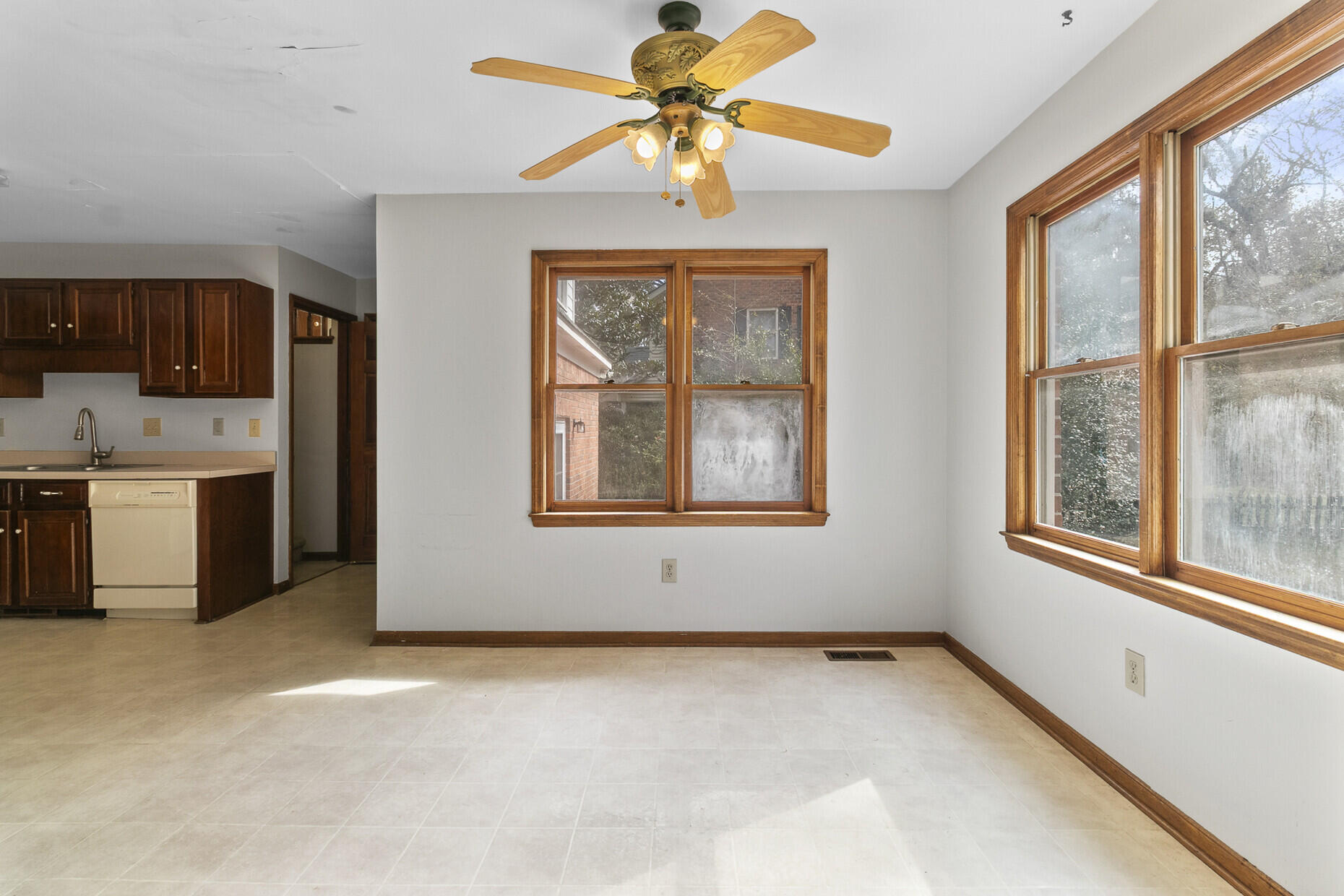 1405 Pine Island Mount Mount Pleasant, SC 29464 - Photo 12 of 33 Spacious Eat-in Kitchen