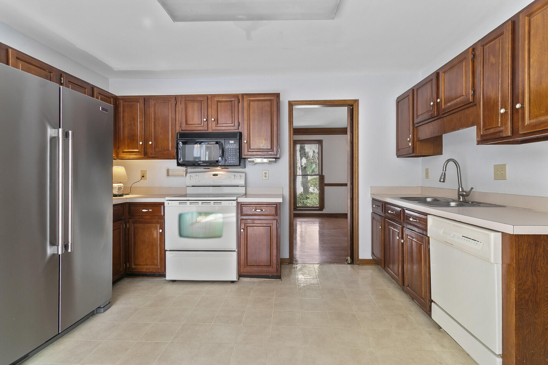1405 Pine Island Mount Mount Pleasant, SC 29464 - Photo 13 of 33 Kitchen Includes SS Refrigerator