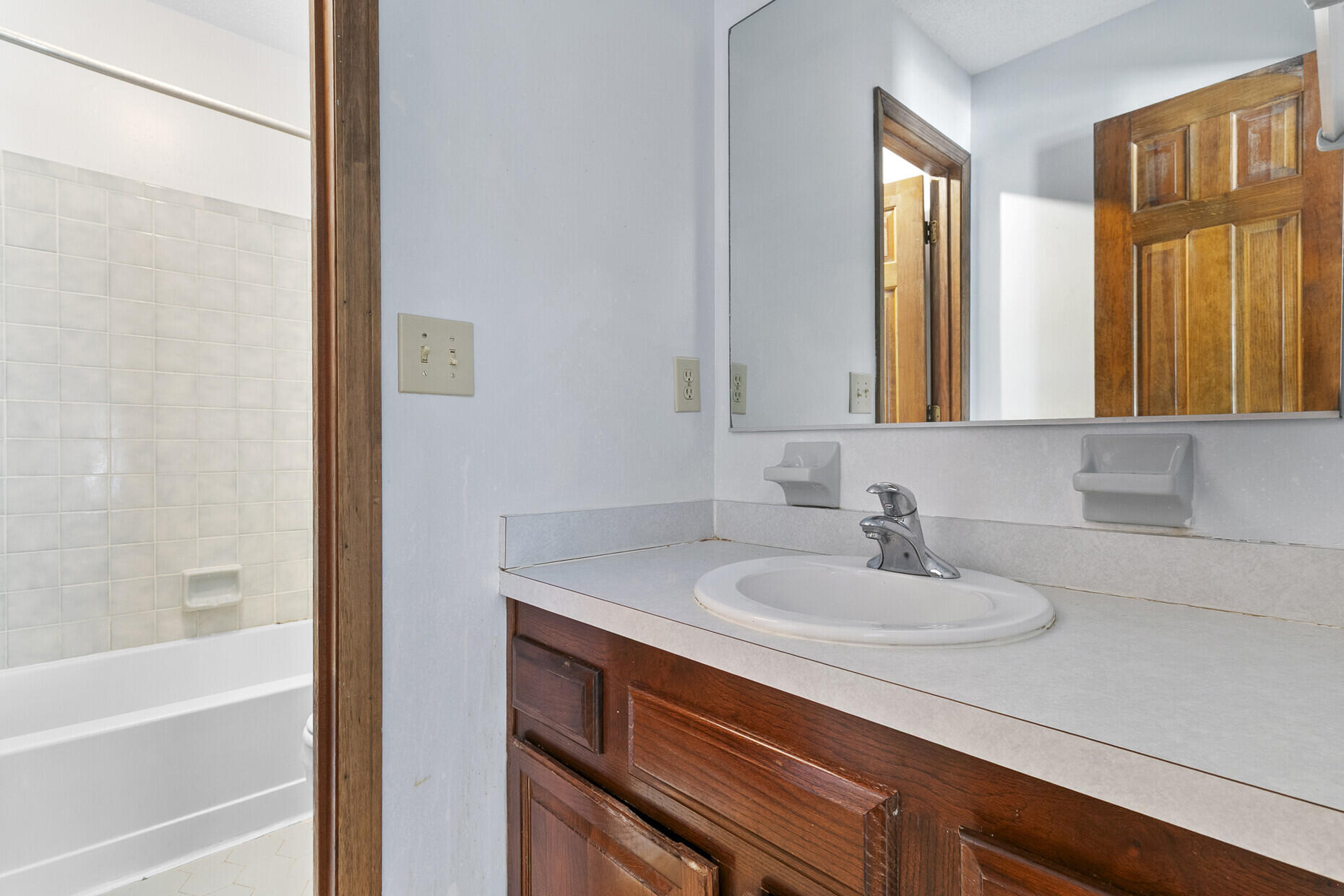 1405 Pine Island Mount Mount Pleasant, SC 29464 - Photo 20 of 33 Master Bathroom