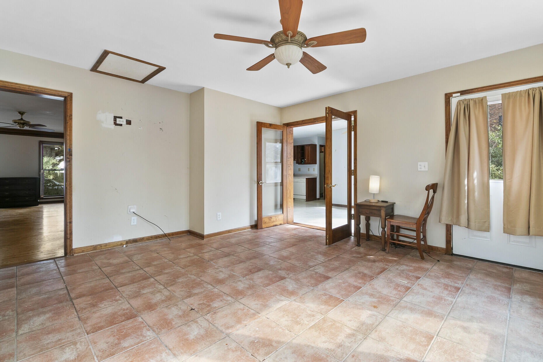 1405 Pine Island Mount Mount Pleasant, SC 29464 - Photo 9 of 33 Large Sunroom