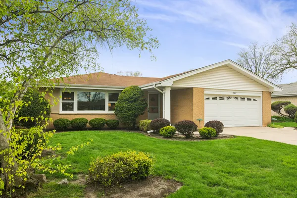 $500,000 | 902 South See-Gwun Avenue, Mount Prospect, IL 60056