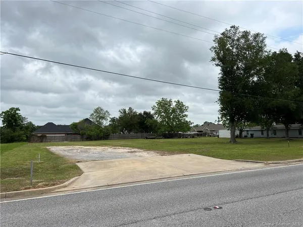 $199,500 | 5729 Nelson Road, Lake Charles, LA 70605