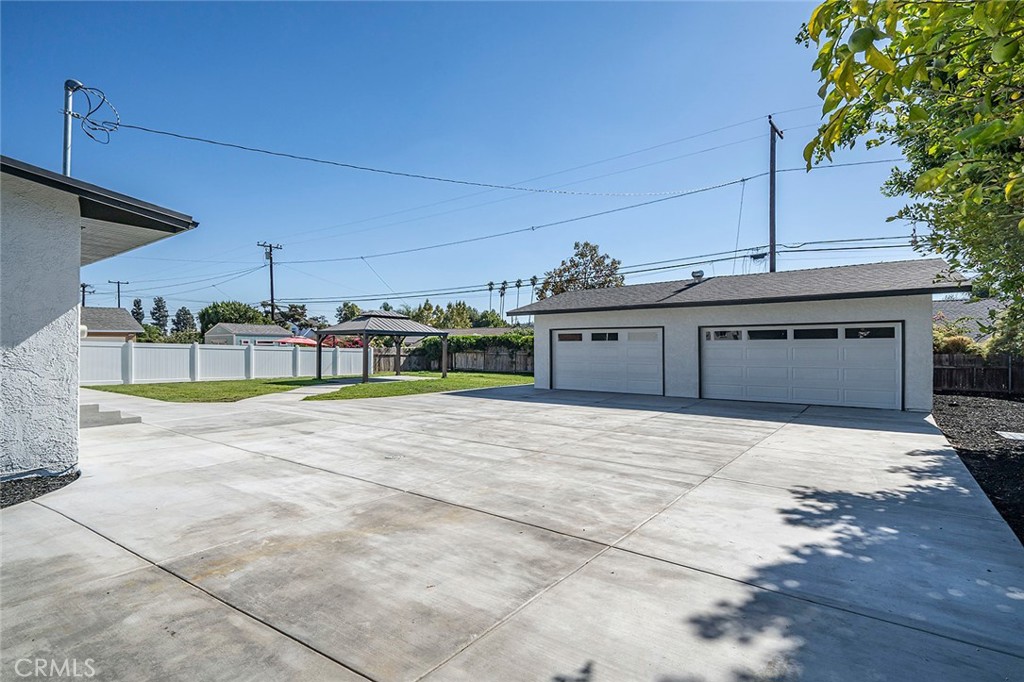 732 East Foothill Boulevard Glendora, CA 91741 - Photo 43 of 61 3 car garage ~900sqft