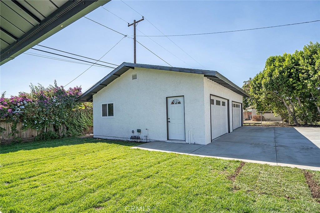 732 East Foothill Boulevard Glendora, CA 91741 - Photo 46 of 61 a view of a backyard of the house