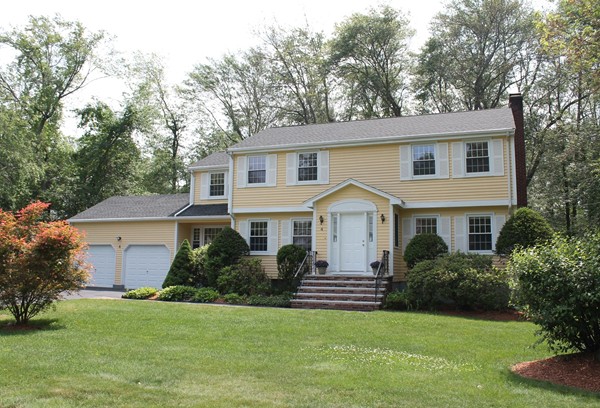 4 Hadley Road Lexington, MA 02420 - Photo 1 of 15 Gallery Image 1
