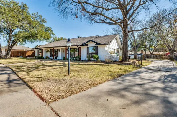 $555,000 | 1710 North Dickerson, Arlington, TX 76013
