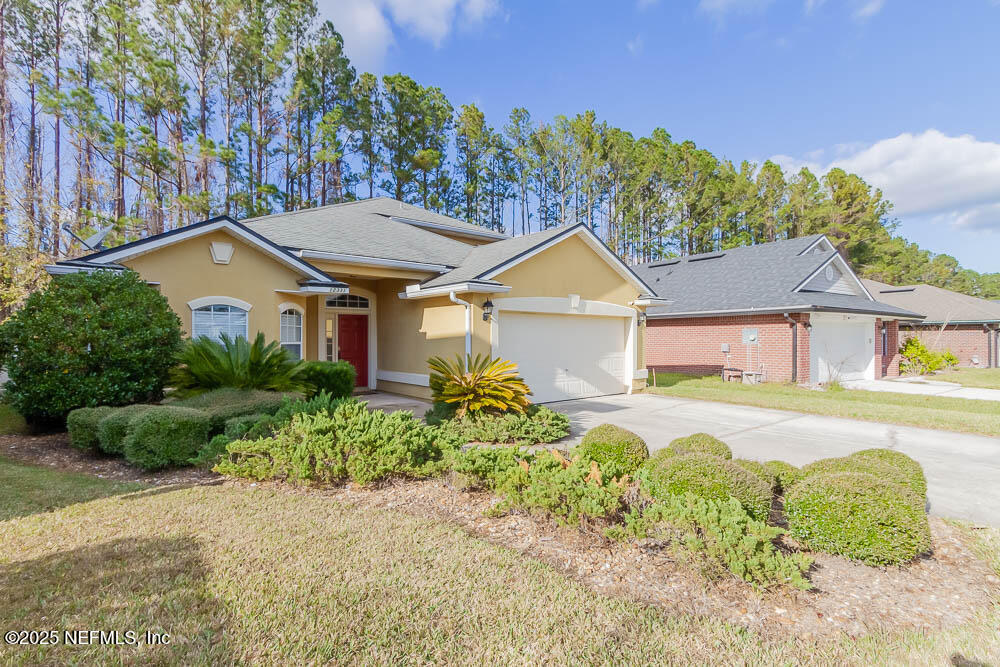 12331 Cadley Circle Jacksonville, FL 32219 - Photo 3 of 42 20241221_cadley_cir_1383