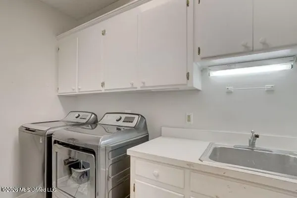 $315,000 | 4066 Robin Drive, Jackson, MS 39206