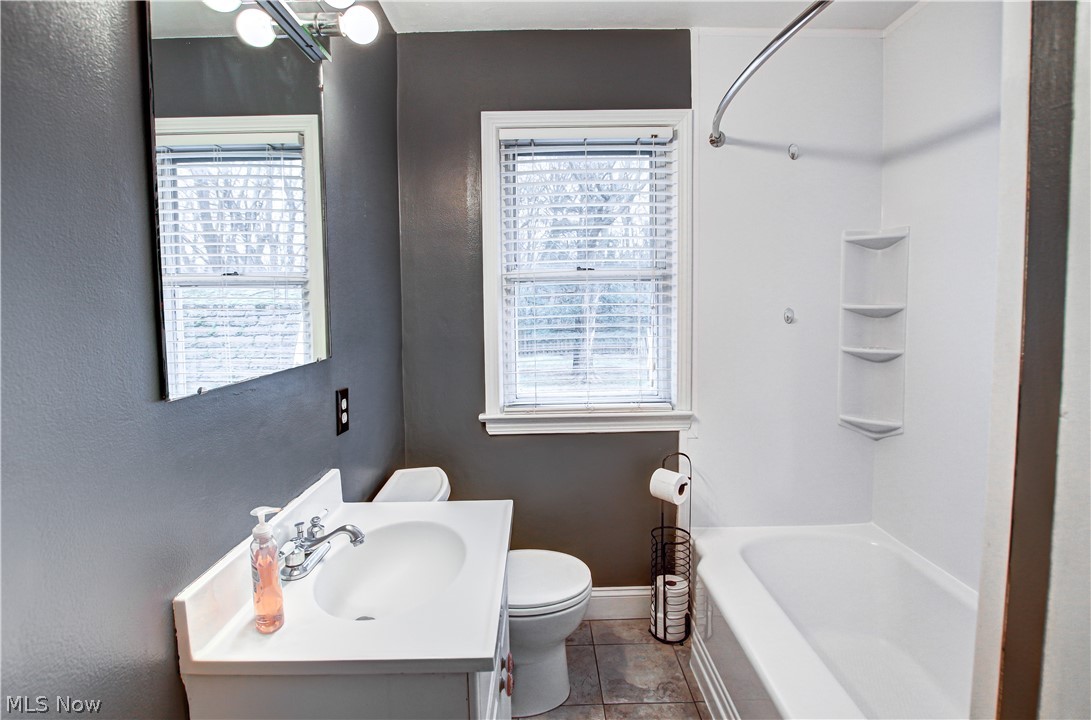 1033 Learidge Road Cleveland, OH 44124 - Photo 23 of 35