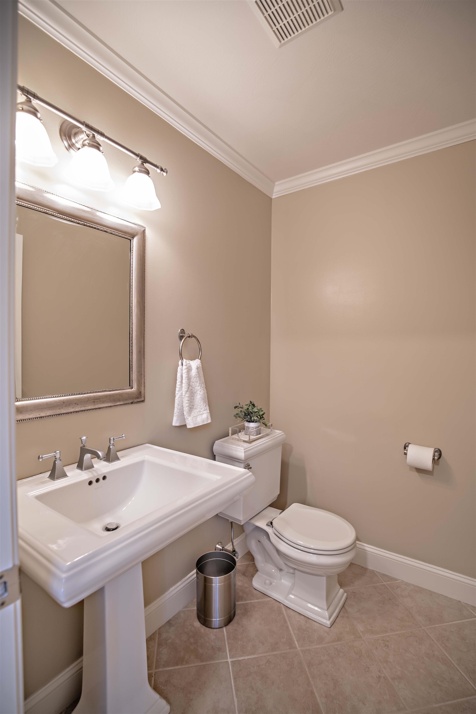 2 Yorkshire Road Windham, NH 03087 - Photo 12 of 40