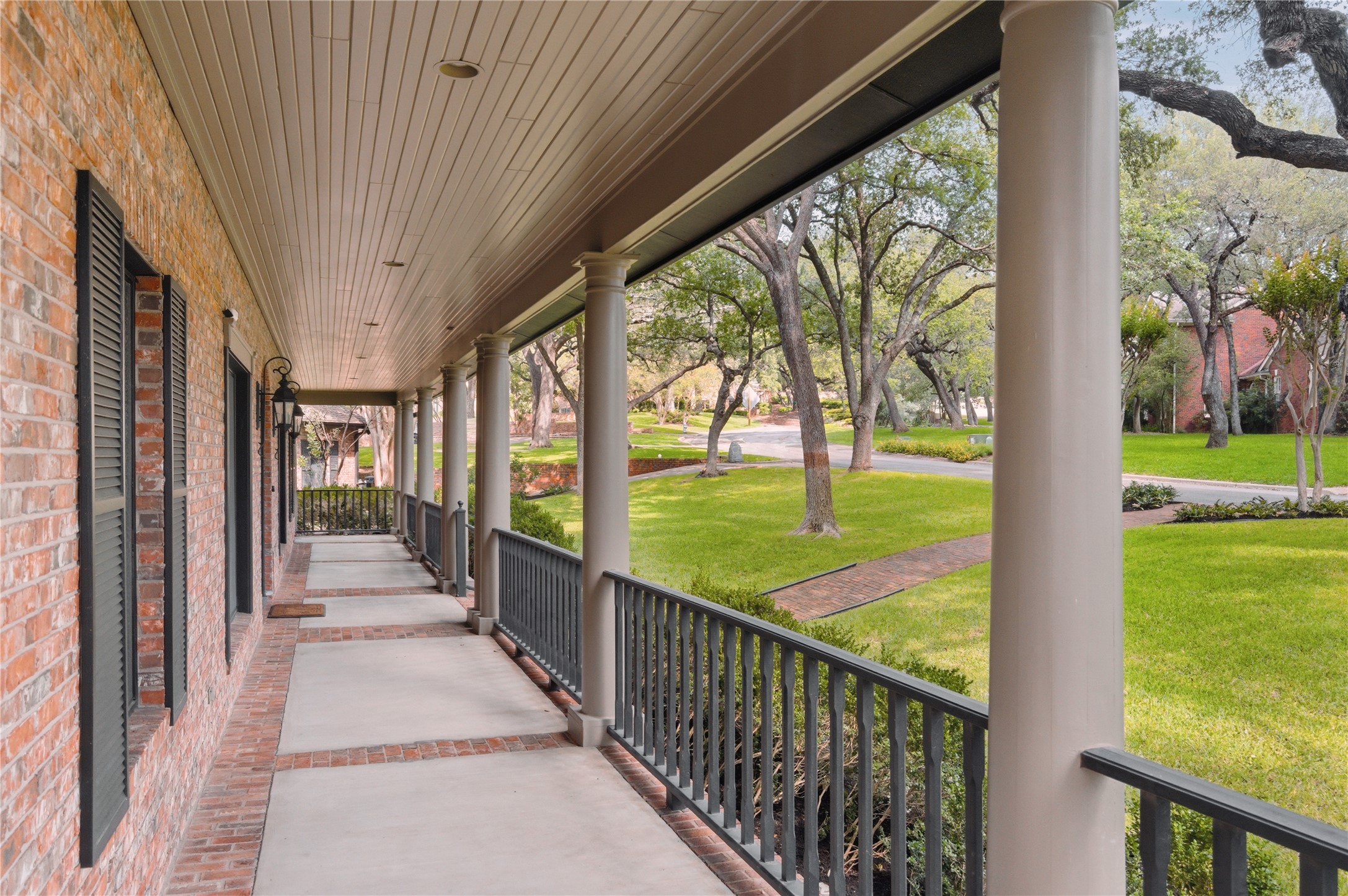 4209 Dunning Lane Austin, TX 78746 - Photo 3 of 40