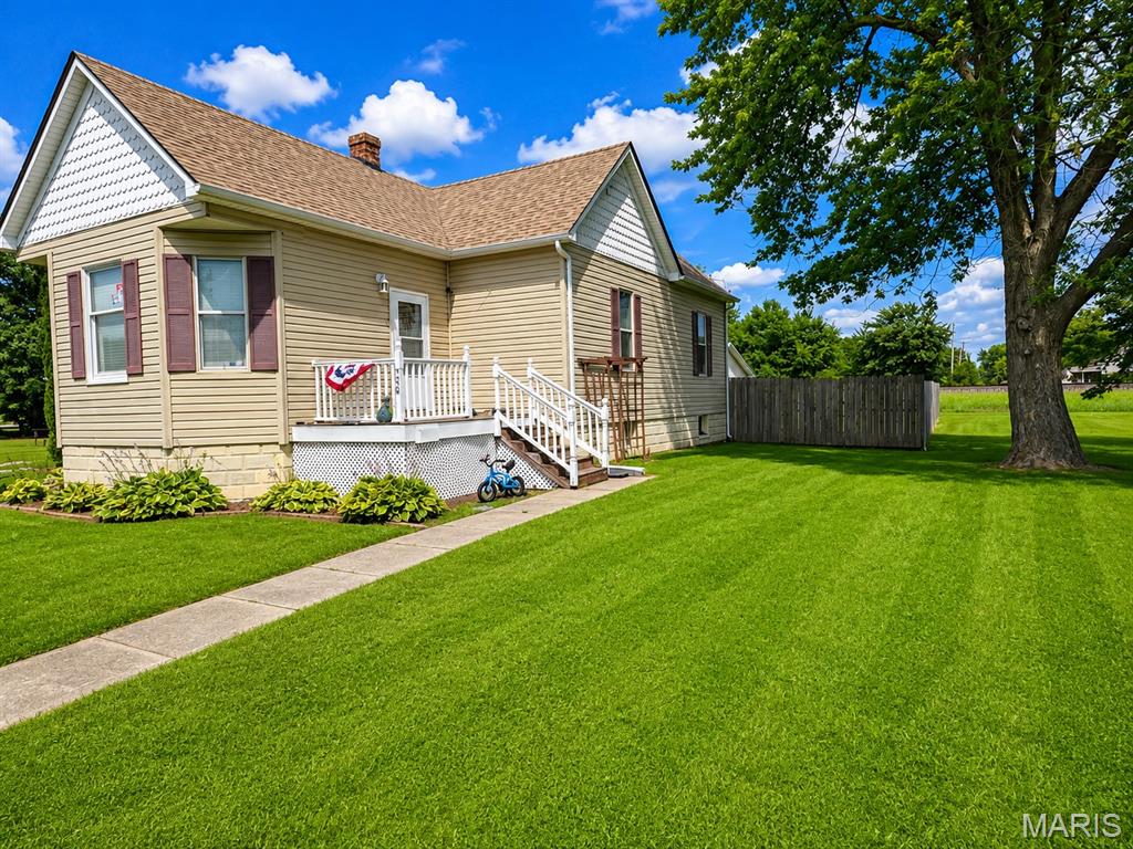 406 South Poplar Street Mount Olive, IL 62069 - Photo 2 of 22