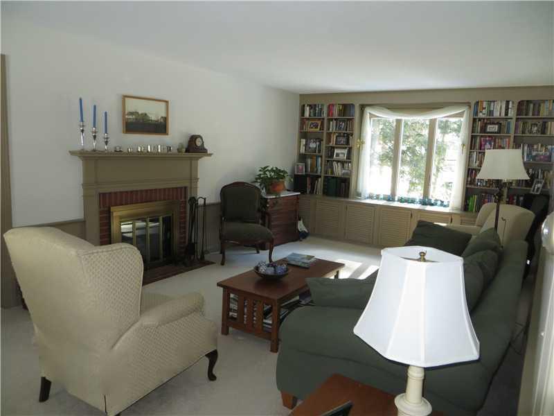 123 Worthing Road Manchester, ME 04351 - Photo 7 of 17 Living Room.