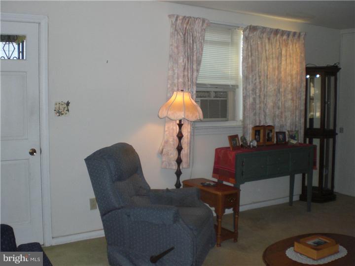 436 Powderhorn Road King of Prussia, PA 19406 - Photo 7 of 17 Living Room
