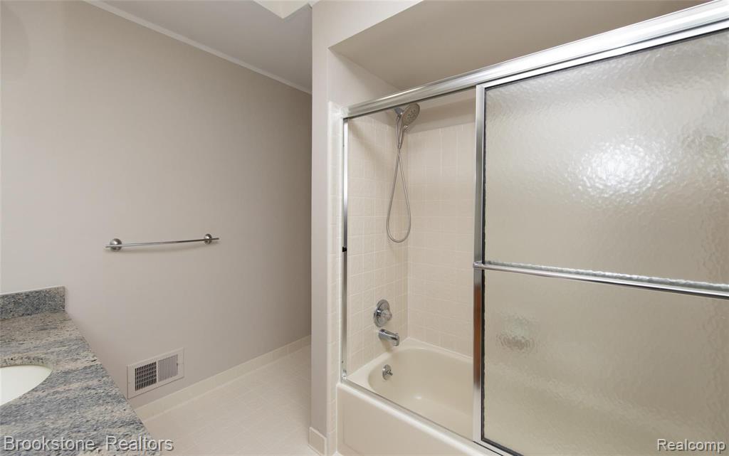 937 Ten Point Drive Rochester Hills, MI 48309 - Photo 35 of 40