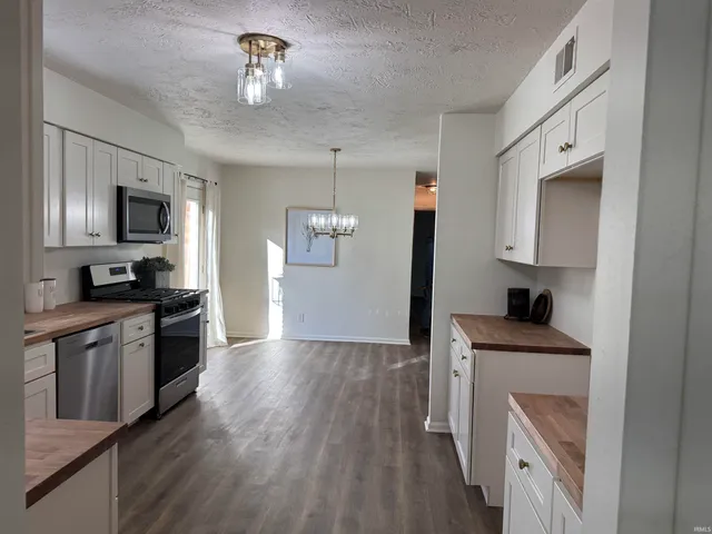 $320,000 | 300 North Street, Anderson, IN 46017