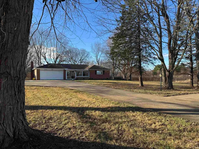 $320,000 | 300 North Street, Anderson, IN 46017