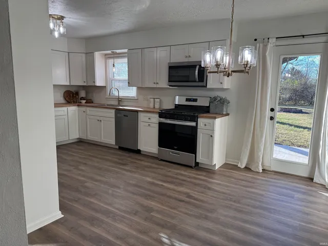 $320,000 | 300 North Street, Anderson, IN 46017