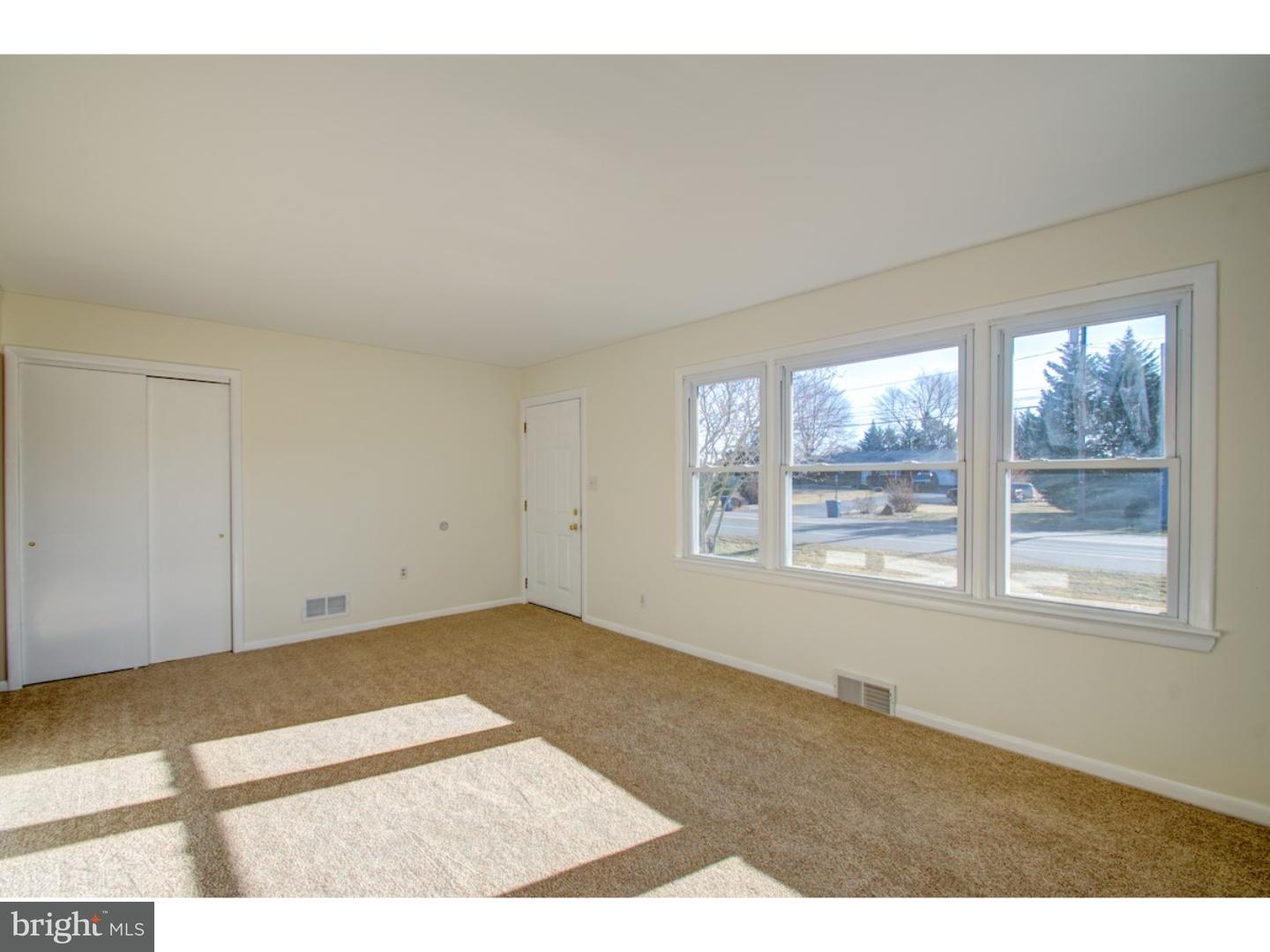 1739 Porter Road Bear, DE 19701 - Photo 21 of 25 Living Room