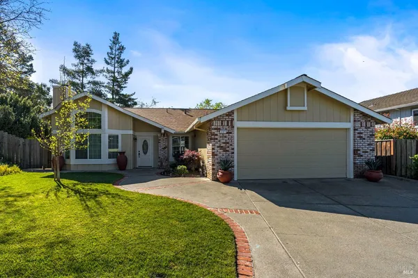 $1,100,000 | 3321 Stratford Court, Napa, CA 94558