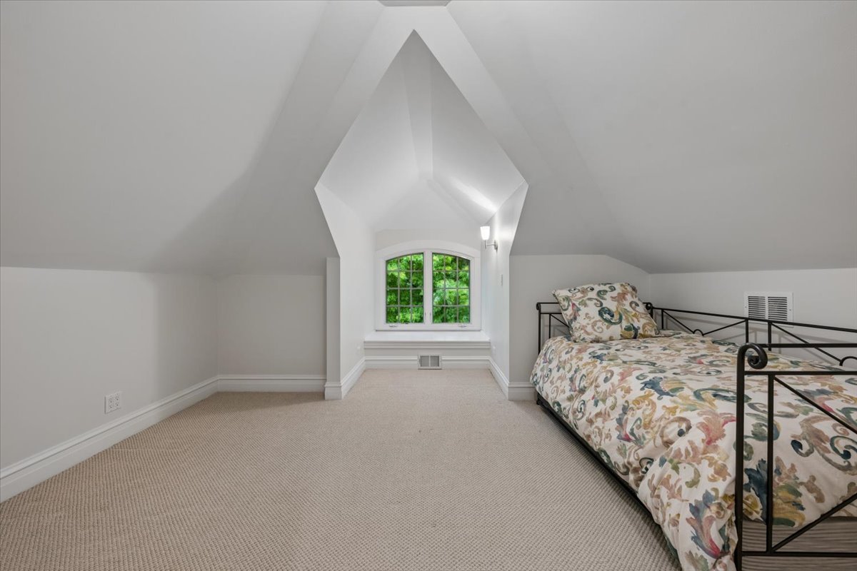 1141 Sheridan Road Wilmette, IL 60091 - Photo 39 of 52