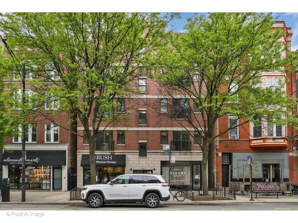 $4,000 | 1751 West Division Street, Unit 2E, Chicago, IL 60622