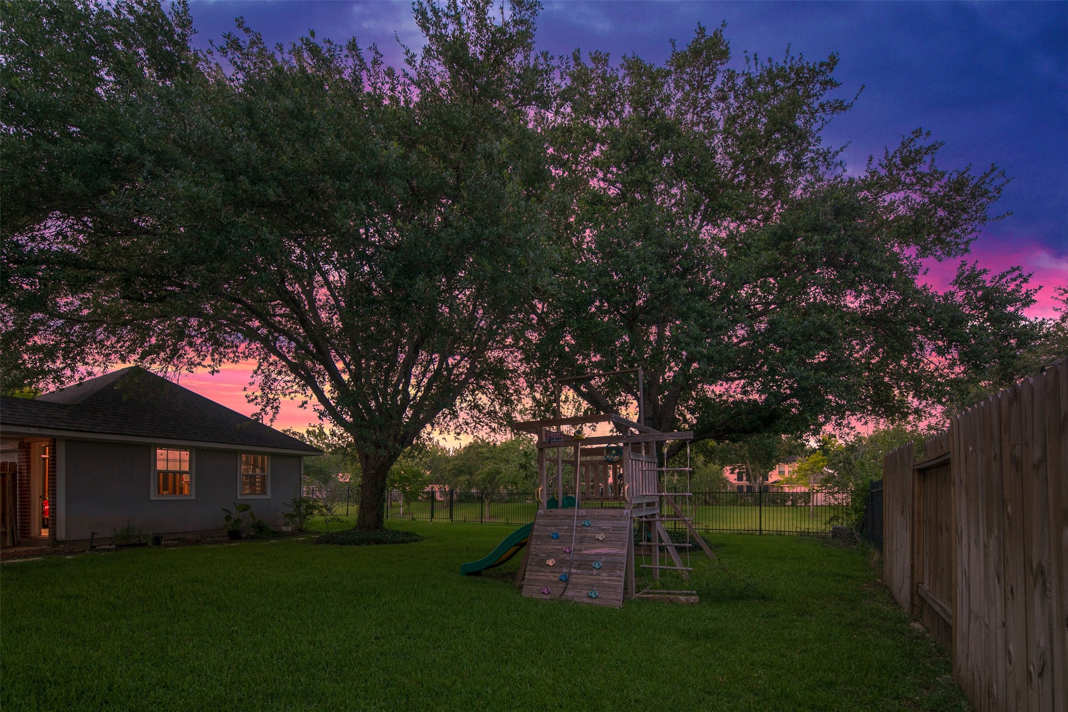 2627 Brazos Ridge Drive Sugar Land, TX 77479 - Photo 3 of 35 a garden view with a seating space