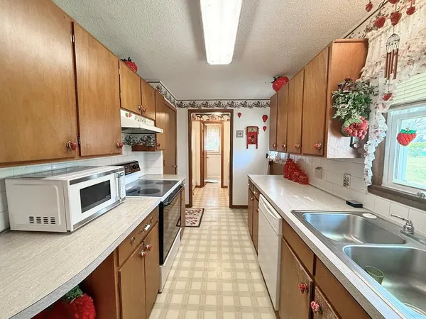 $174,900 | 902 South 1st Street, El Dorado Springs, MO 64744