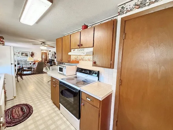 $174,900 | 902 South 1st Street, El Dorado Springs, MO 64744