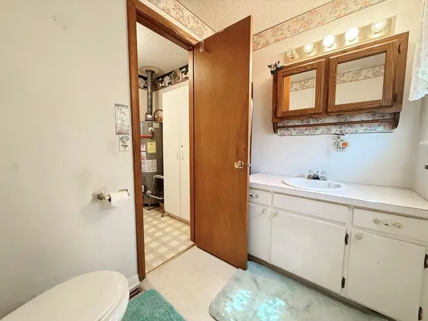 $174,900 | 902 South 1st Street, El Dorado Springs, MO 64744