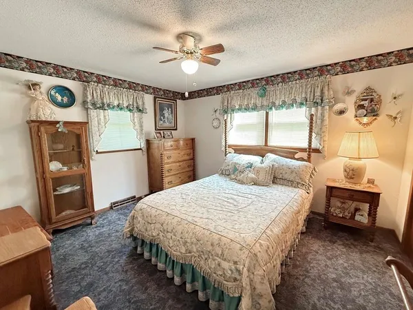 $174,900 | 902 South 1st Street, El Dorado Springs, MO 64744