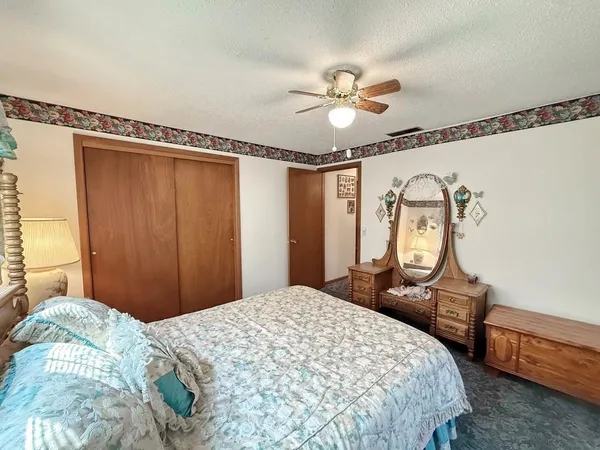 $174,900 | 902 South 1st Street, El Dorado Springs, MO 64744