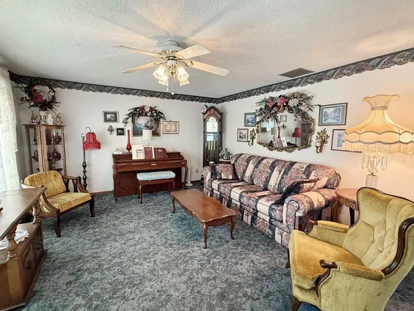 $174,900 | 902 South 1st Street, El Dorado Springs, MO 64744