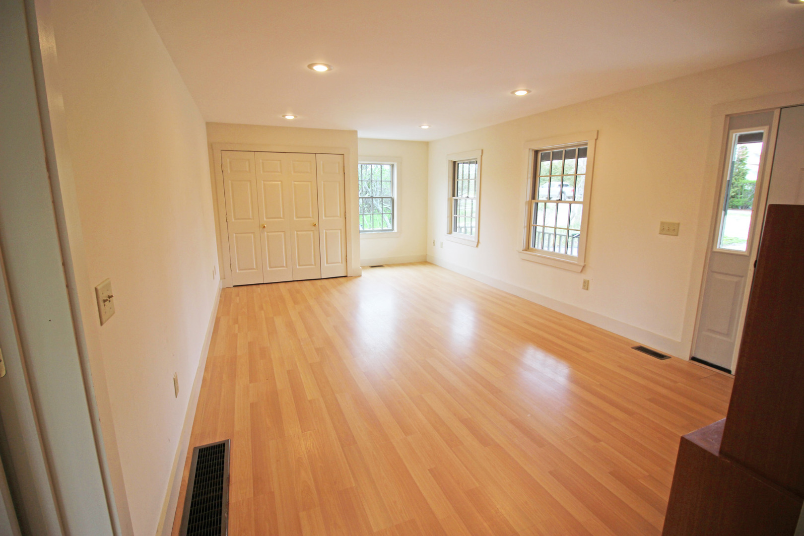 17 Madaket Road Nantucket, MA 02554 - Photo 3 of 24 Gallery Image 3