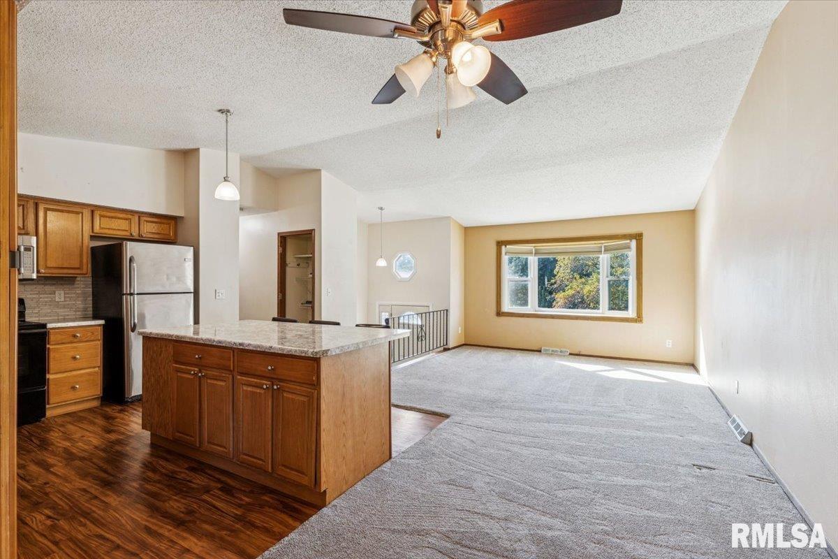 3328 Greenfield Road Bettendorf, IA 52722 - Photo 14 of 26 Gallery Image 14