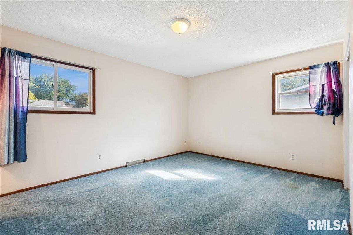 3328 Greenfield Road Bettendorf, IA 52722 - Photo 15 of 26 Gallery Image 15