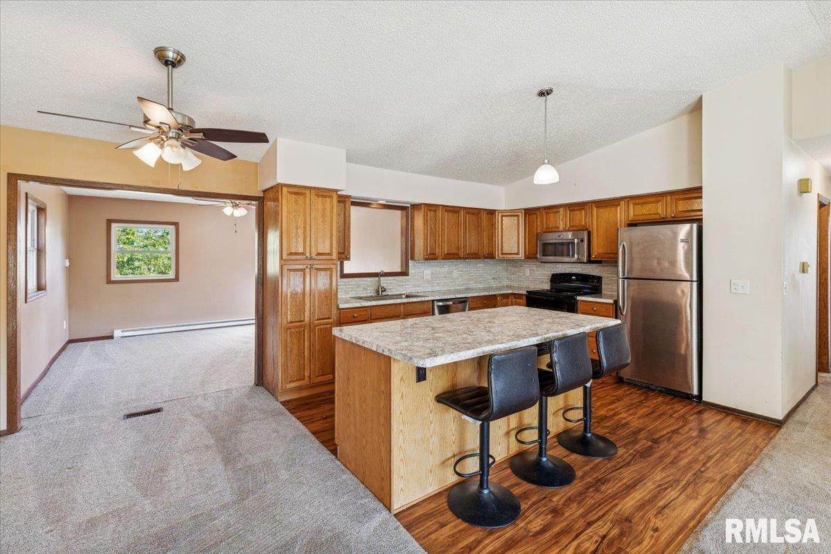 3328 Greenfield Road Bettendorf, IA 52722 - Photo 8 of 26 Gallery Image 8