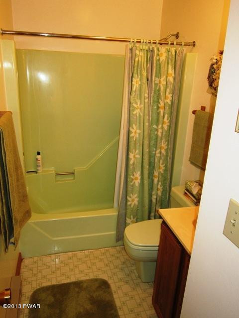 243 West Lakeview Road Lackawaxen, PA 18435 - Photo 17 of 21