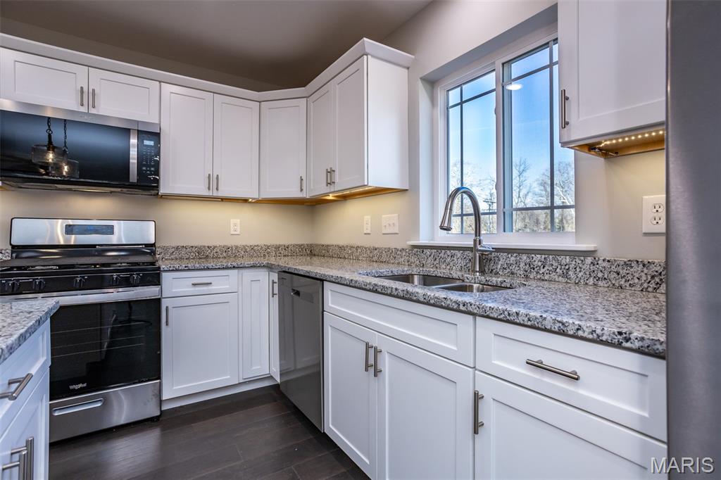 652 North Kansas Street, Unit 652A Edwardsville, IL 62025 - Photo 11 of 29