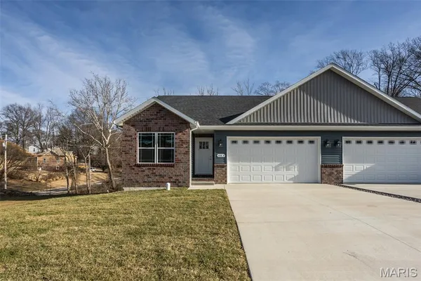 $360,000 | 652 North Kansas Street, Unit 652A, Edwardsville, IL 62025