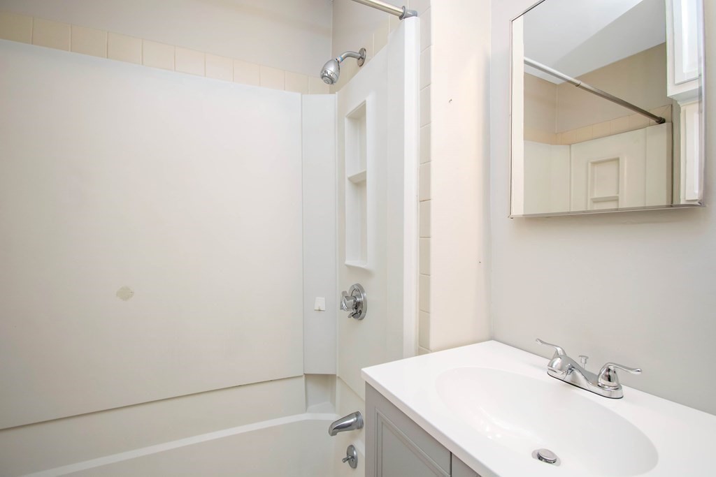 381-383 Parker Street Springfield, MA 01129 - Photo 11 of 39 Gallery Image 11