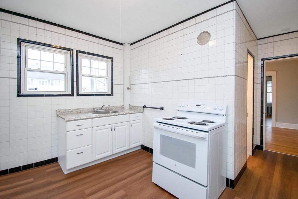381-383 Parker Street Springfield, MA 01129 - Photo 4 of 39 Gallery Image 4