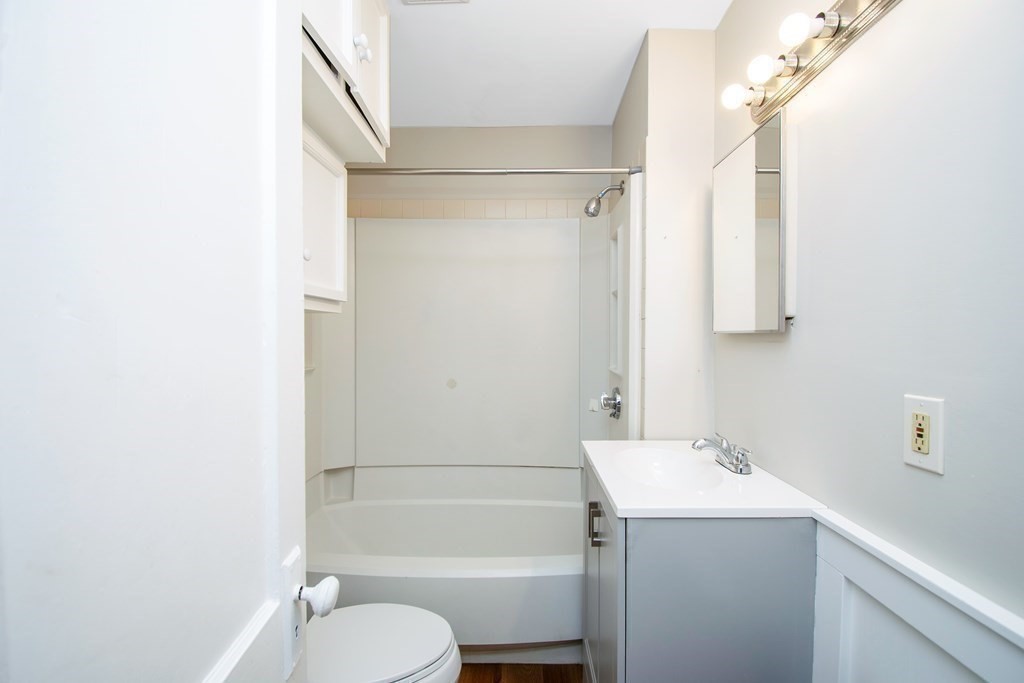 381-383 Parker Street Springfield, MA 01129 - Photo 10 of 39 Gallery Image 10